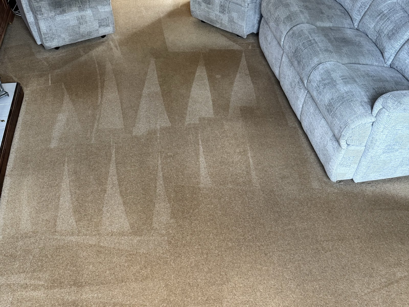 Beige lounge carpet, after cleaning